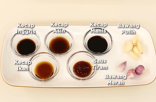 Bumbu dan bahan Bakmi Goreng. (YouTube)